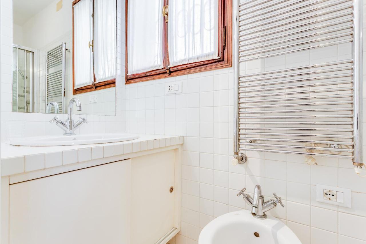 Ca Lu Vintage Flat Con Vista Su San Marco! Apartment Venice Luaran gambar