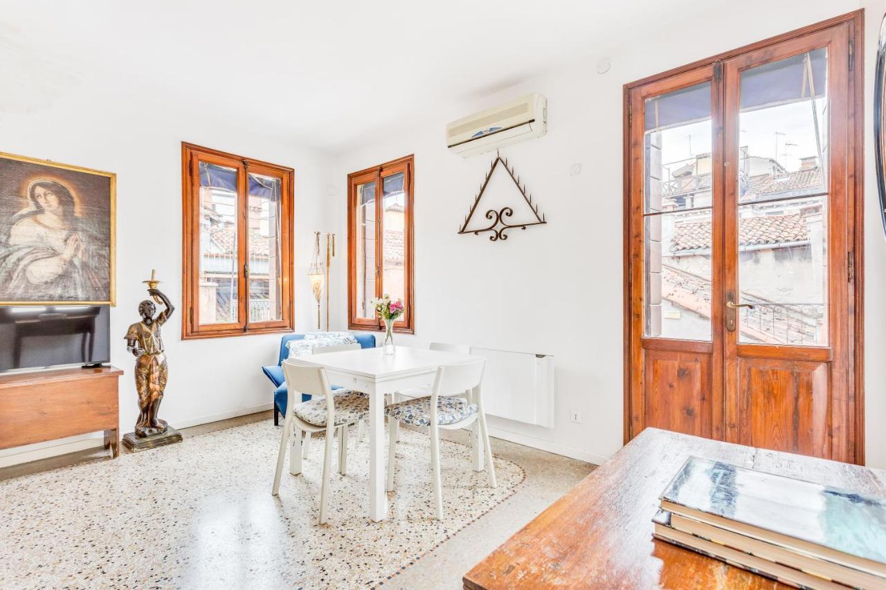 Ca Lu Vintage Flat Con Vista Su San Marco! Apartment Venice Luaran gambar